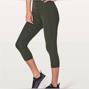 SOLD Lululemon Atletica Crop Leggings With Pockets Evergreen Size 10